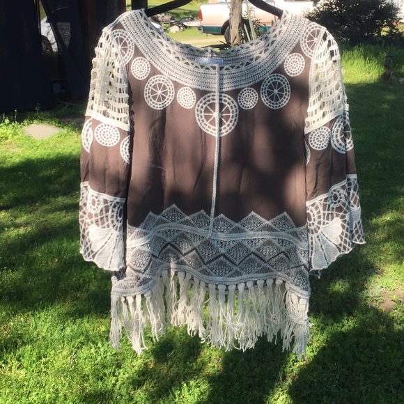 Anes A. Embroidered top - Picture 1 of 6